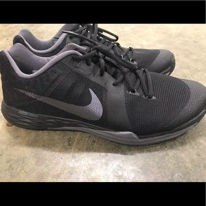 Men’s Nike shoes